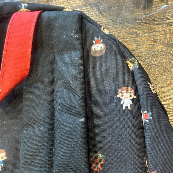 Stranger Things Backpack & Figures - Picture 5 of 14